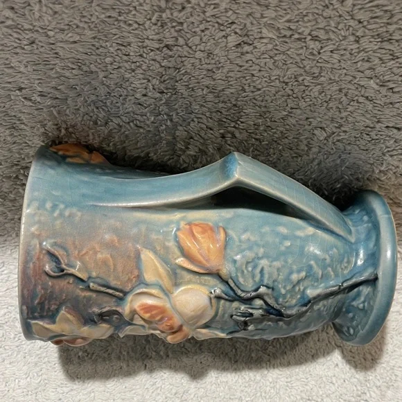 Elegant Roseville USA 89-7 Magnolia Blue Floral Vase